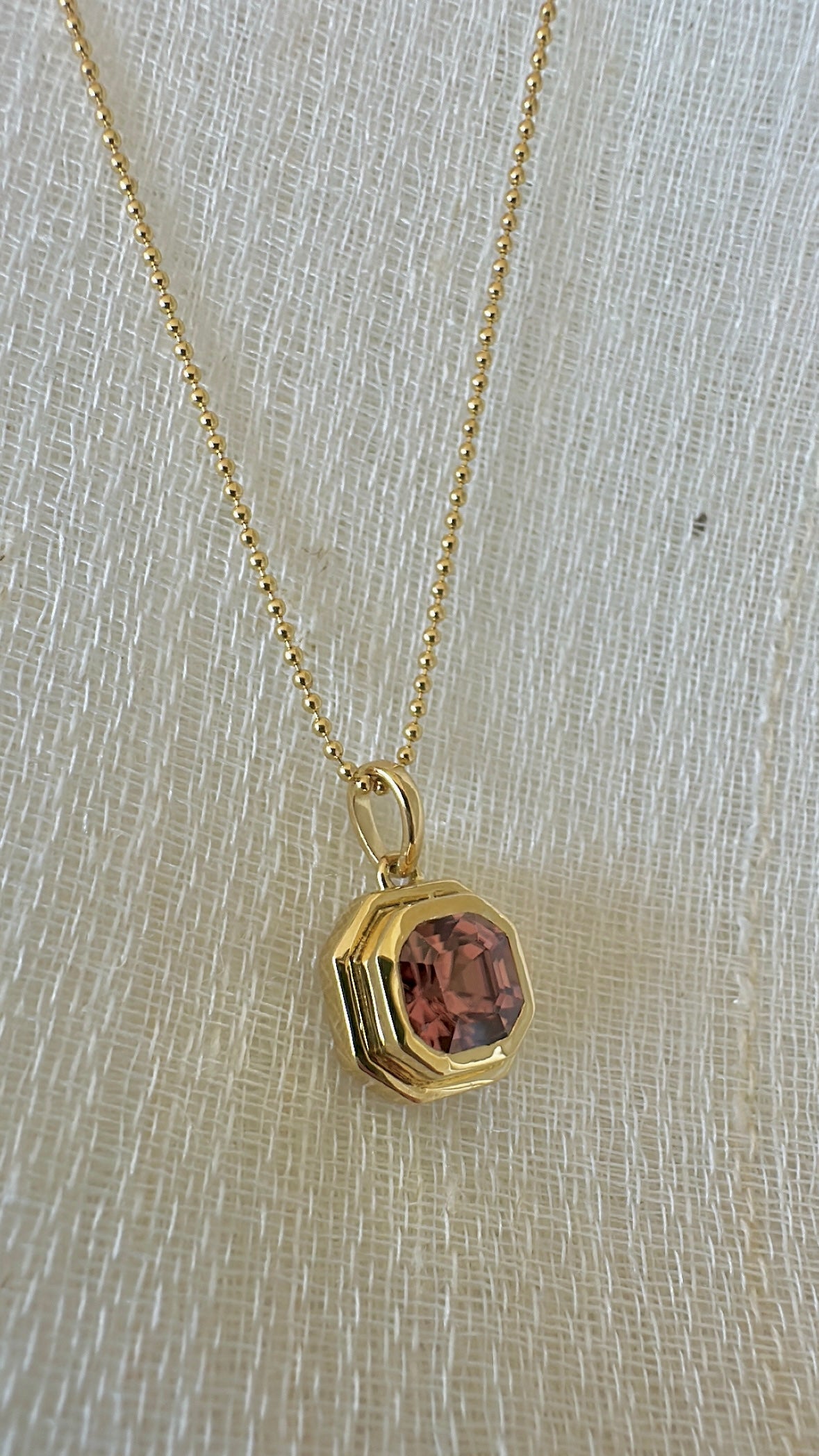 Pink zircon pendant, 2ct, 6.4x6.4mm stone in an 18K gold bezel