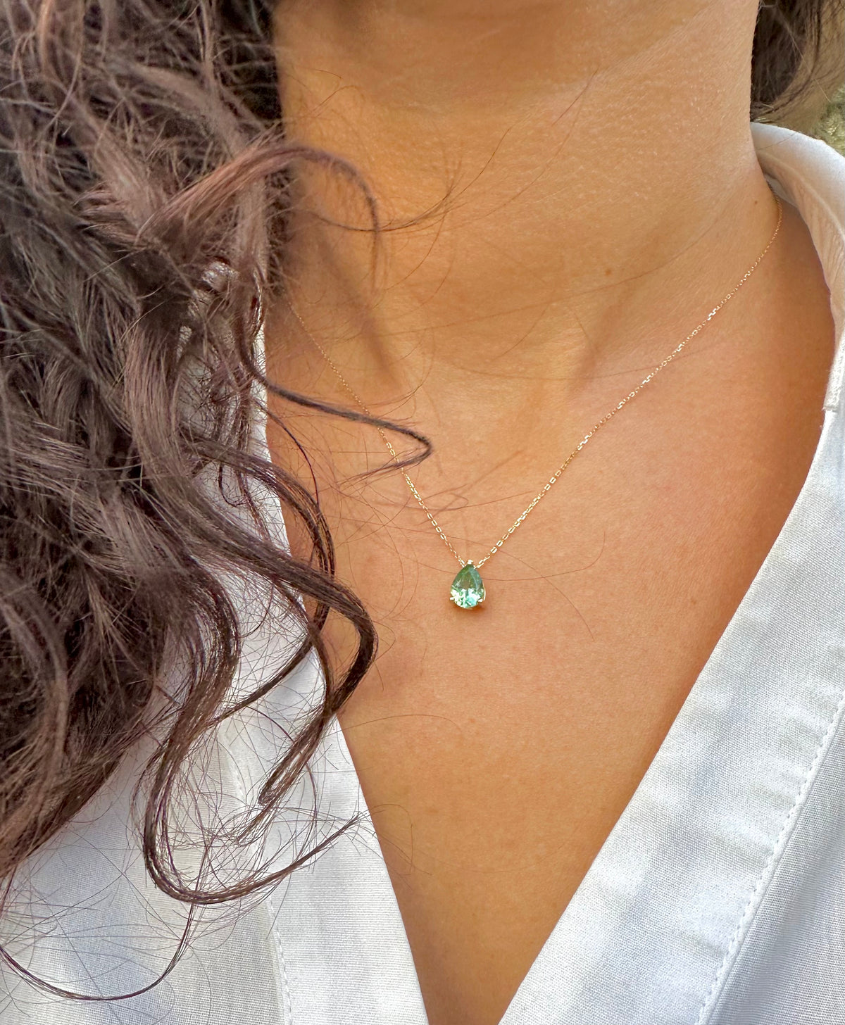 Teardrop tourmaline pendant in 18K yellow gold