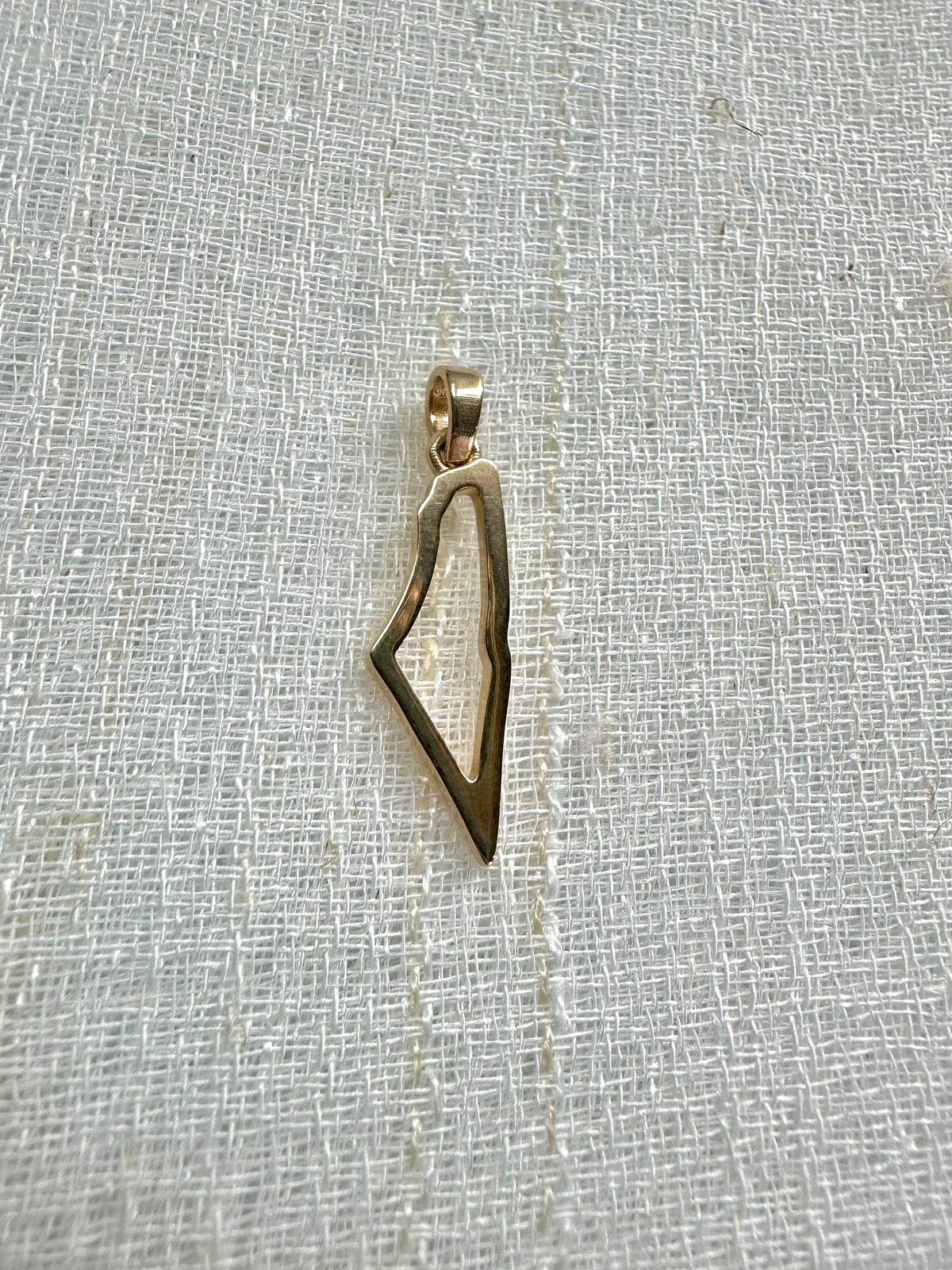 Palestine map pendant in polished 18K solid yellow gold