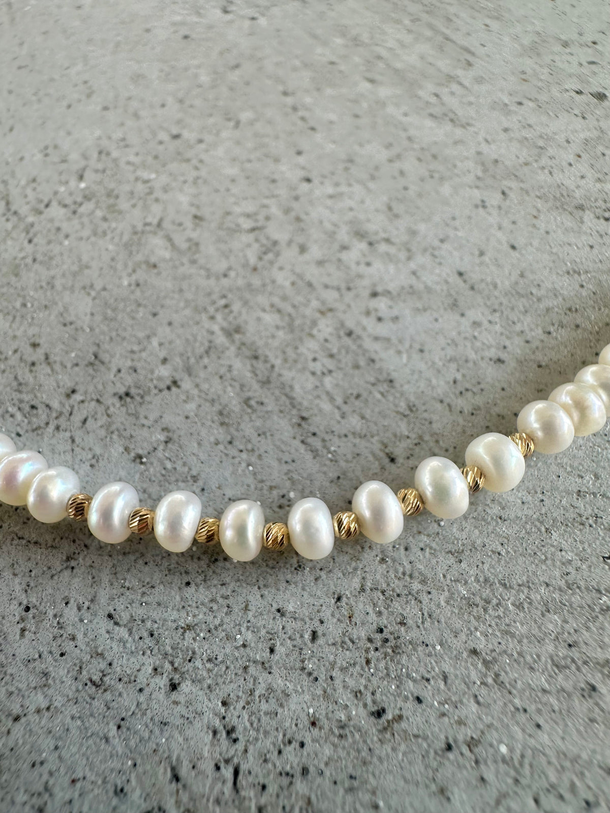 Dainty pearl necklace with 18K gold findings and freshwater pearls, 2.8 to 3.5mm