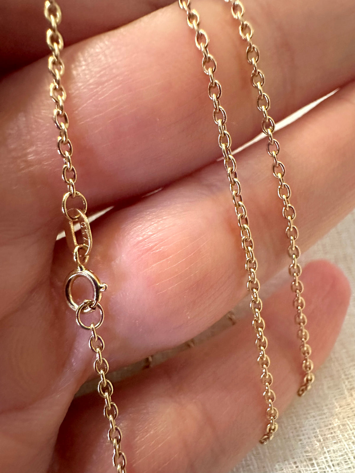 18K solid gold cable chain with round links, 1.4mm wide | Yasmin Nabulsi Fine Jewelry