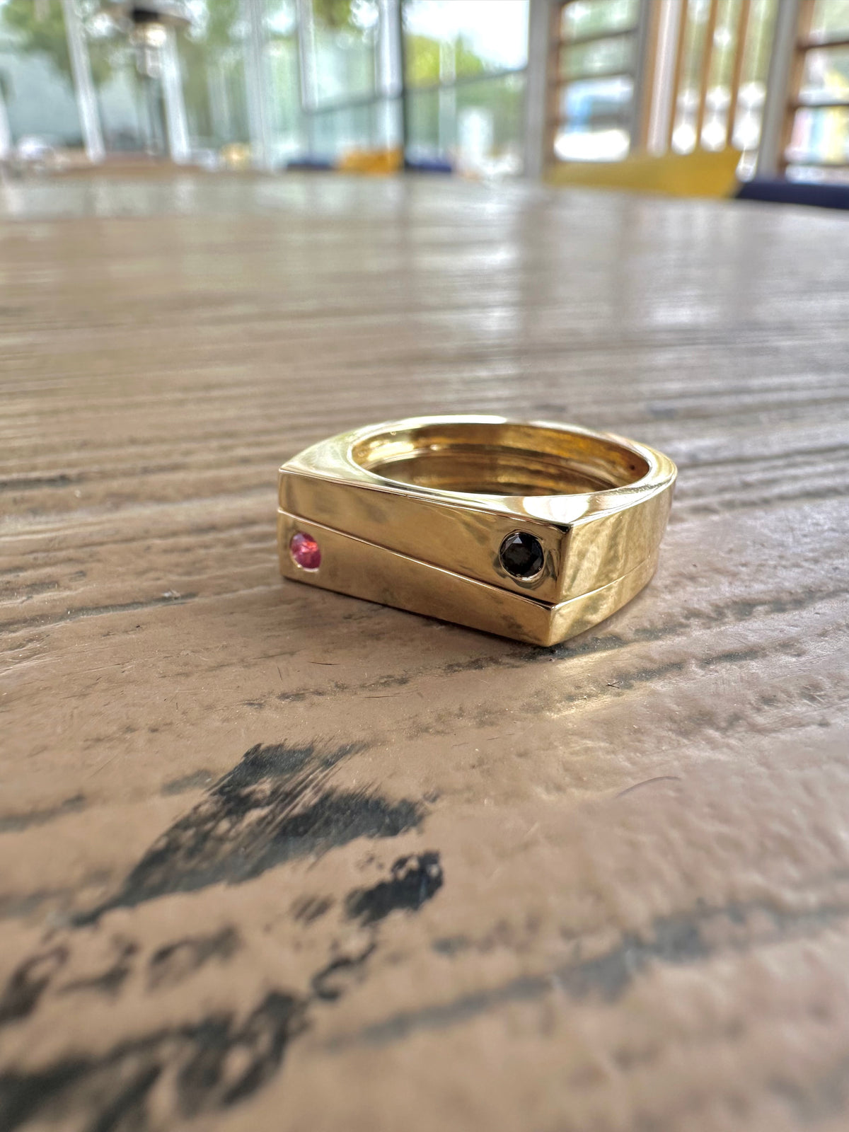 Tokyo Modernist ring, sixth view of the flat top design