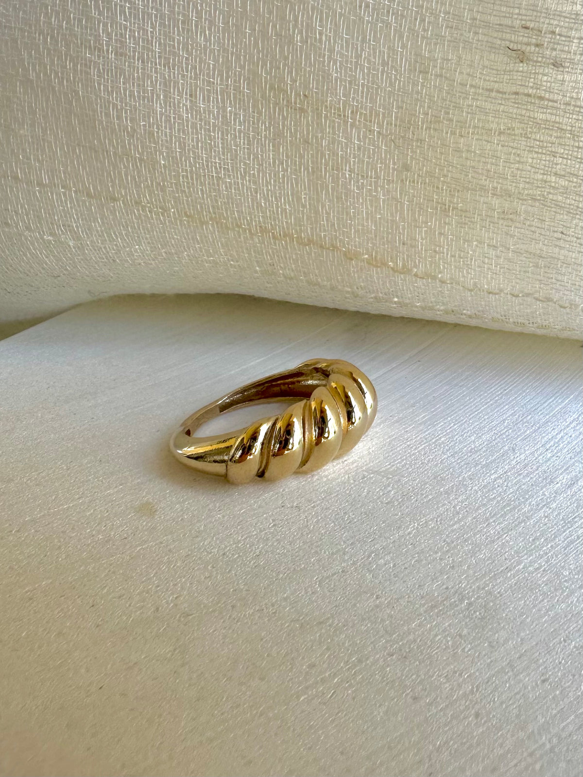 Croissant dome ring in solid gold, side profile