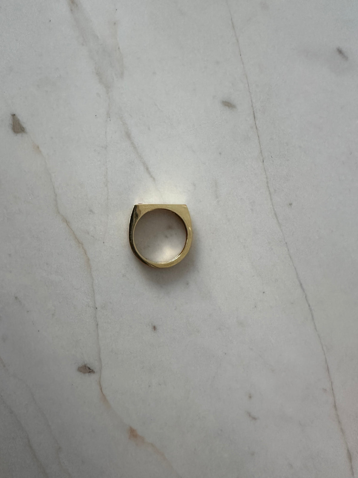 Tokyo Modernist gold ring, eleventh view of the flat top design