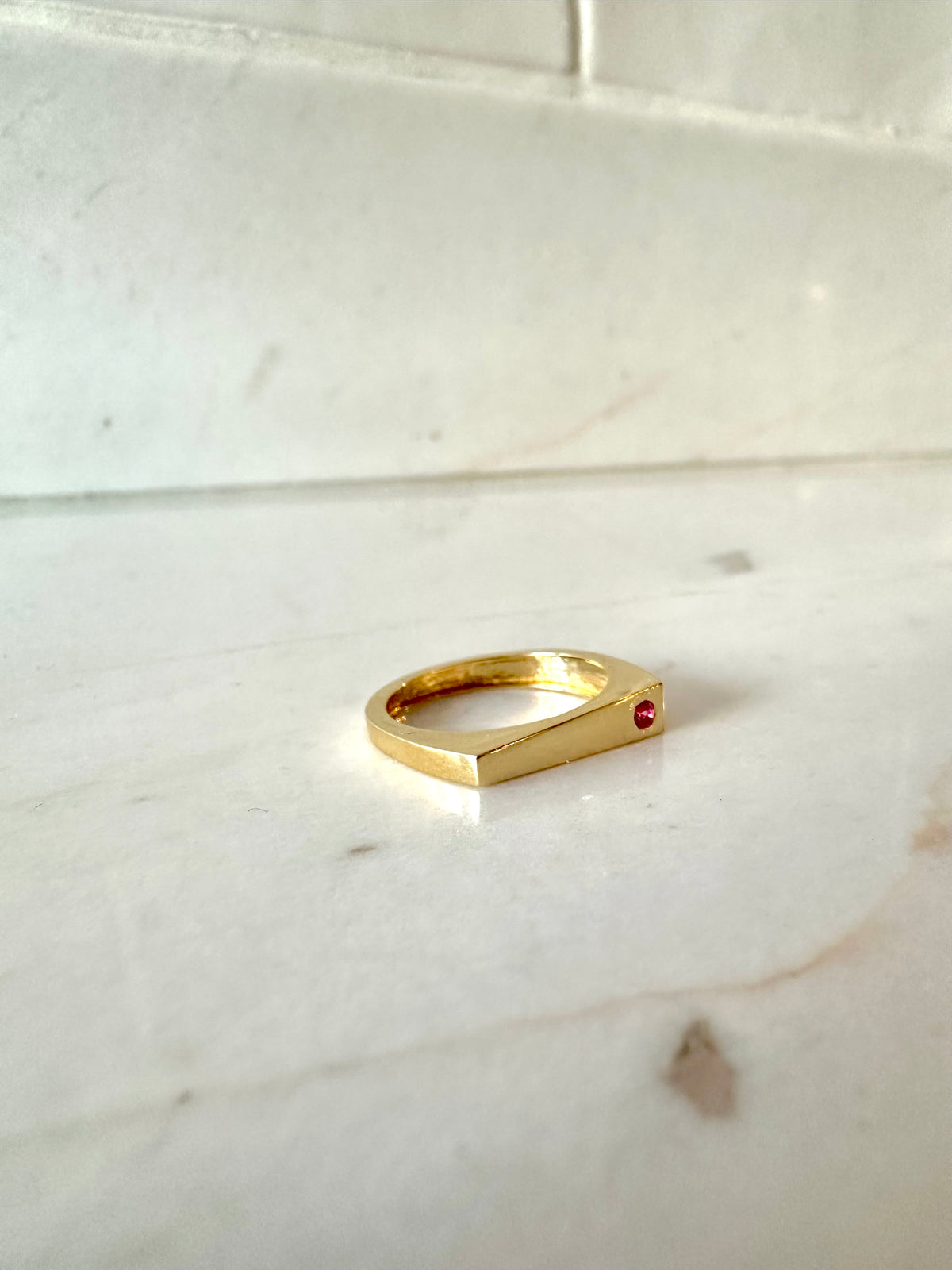 Tokyo Modernist ring, thirteenth view, flat top with clean lines