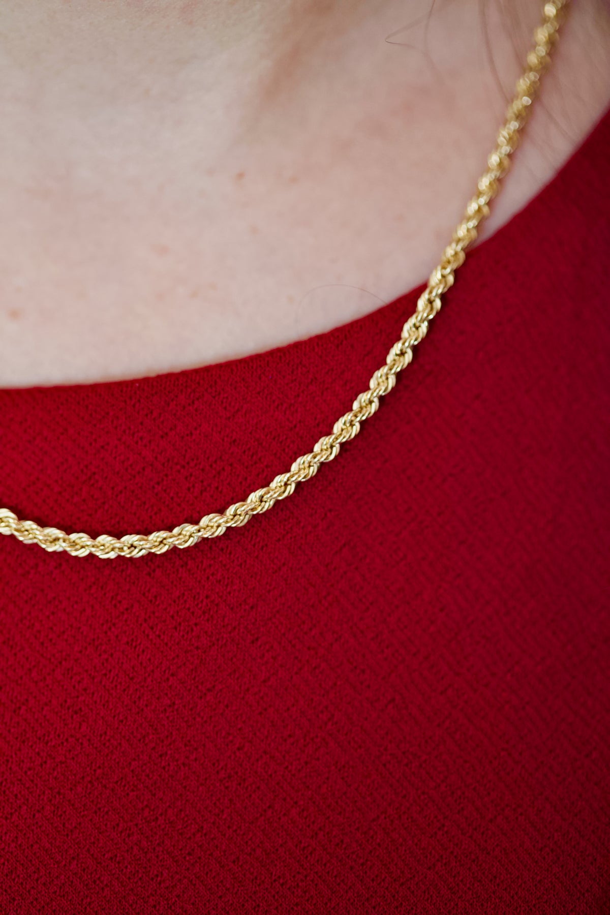 18K gold rope chain, 17.7 inches long, weighing about 3.6 grams