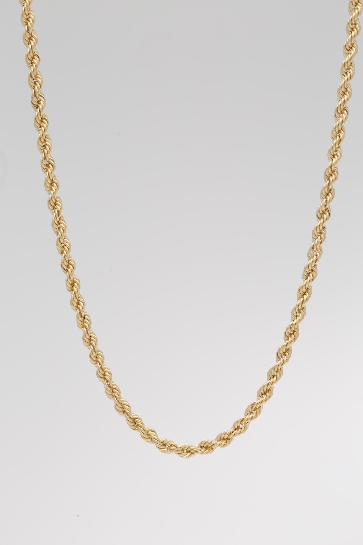 18K solid gold rope chain, 2.5mm wide, with a lobster clasp | Yasmin Nabulsi Fine Jewelry