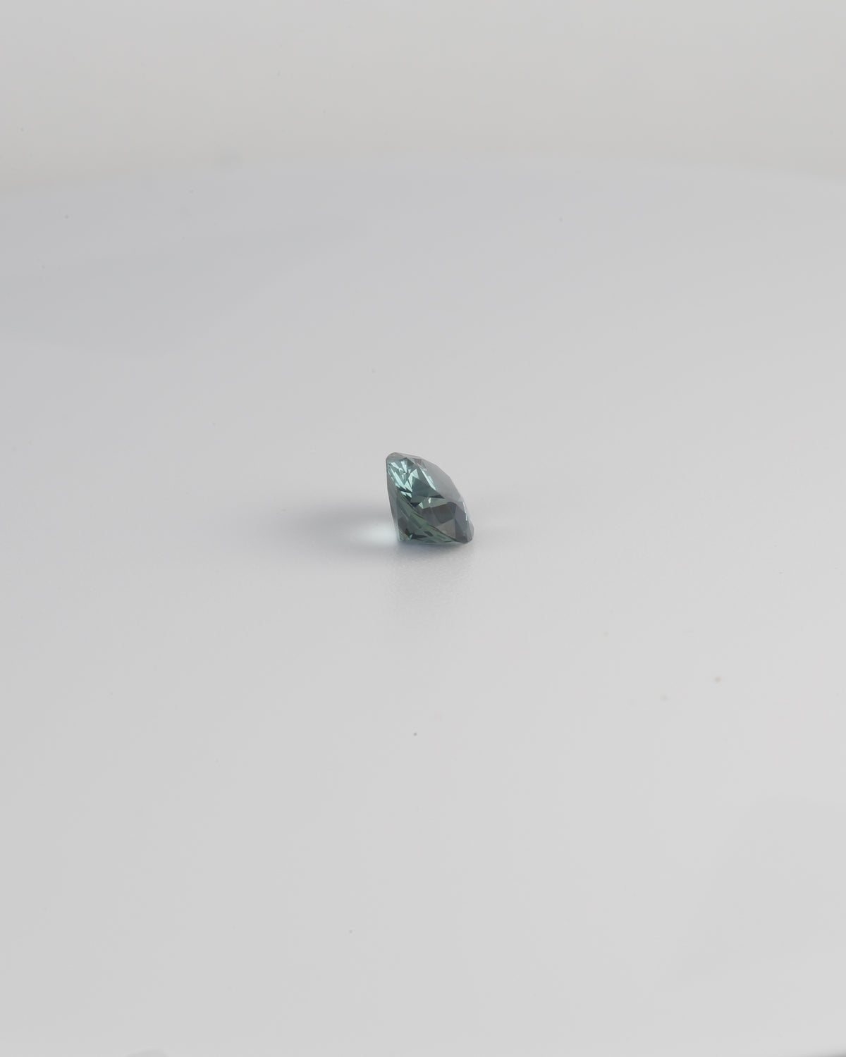 Teal sapphire mixed oval stone, natural corundum