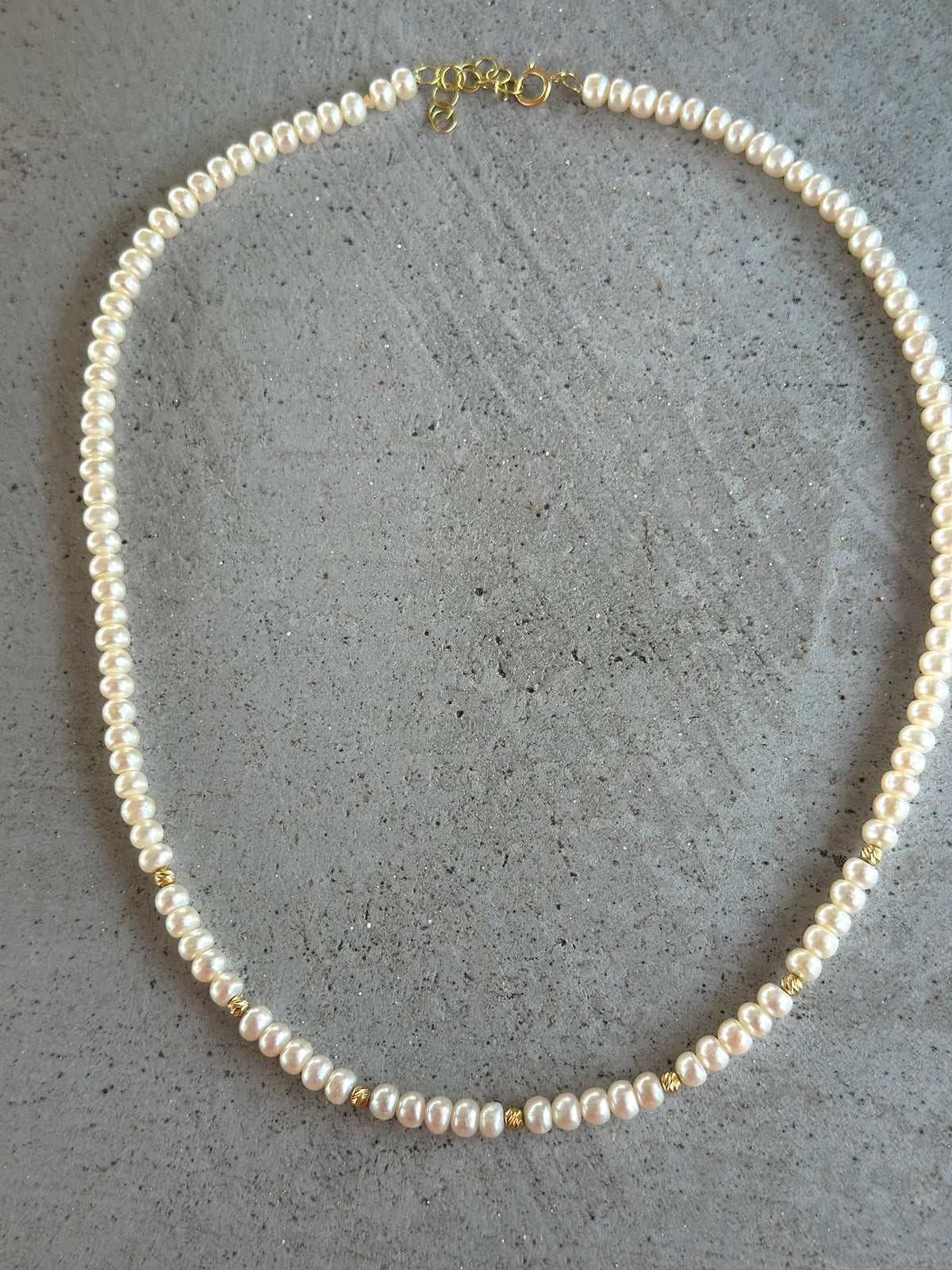 Dainty pearl necklace with 18K yellow gold findings and beads